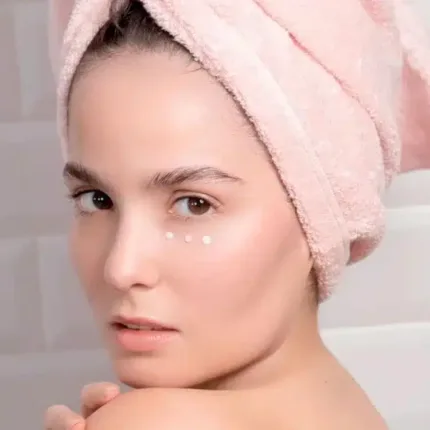 Gel contorno de ojos Pink Up con fórmula hidratante y refrescante