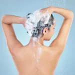 Shampoo Reania·y Bubbaluu sin sal con biotina para cuidado capilar anticaída