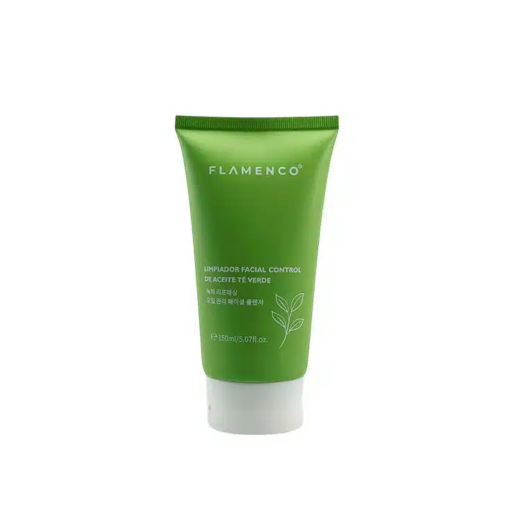 Limpiador facial Flamenco con extracto de té verde para control de grasa.