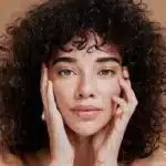 Acondicionador Bifásico con Keratina, Colágeno y Ácido Hialurónico - Imagen 2