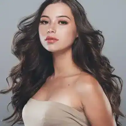 Cabello rizado largo y hermoso, productos de belleza en Moabi Store Chile.